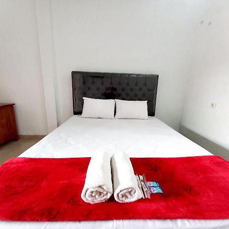 Отель Harmony House Syariah Near Alun Alun Pati Mitra Reddoorz Экстерьер фото