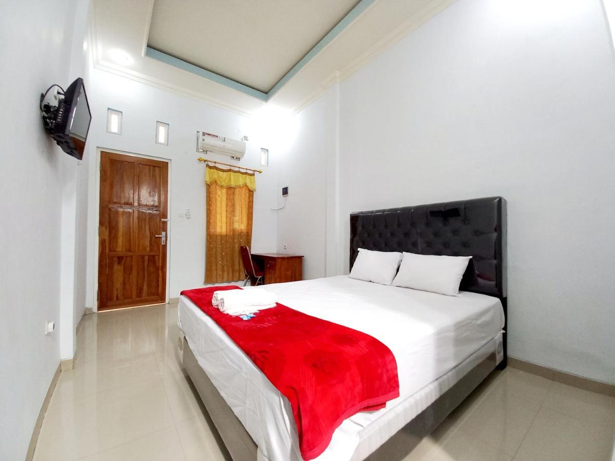 Отель Harmony House Syariah Near Alun Alun Pati Mitra Reddoorz Экстерьер фото