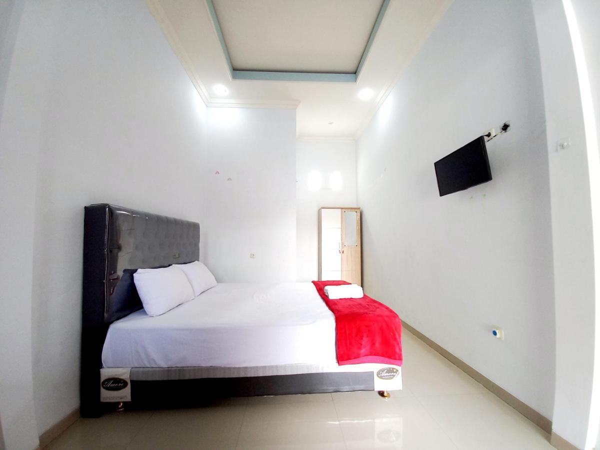 Отель Harmony House Syariah Near Alun Alun Pati Mitra Reddoorz Экстерьер фото