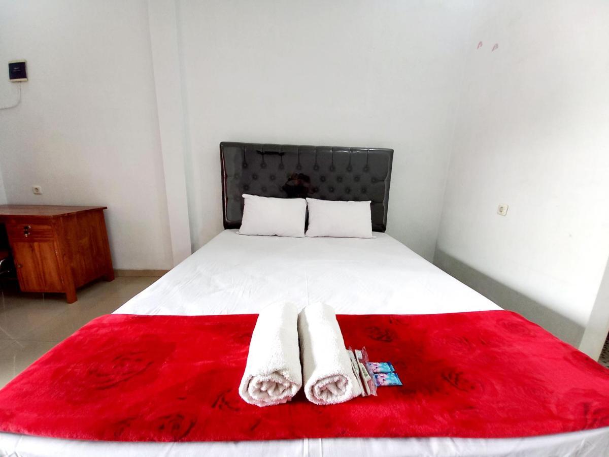 Отель Harmony House Syariah Near Alun Alun Pati Mitra Reddoorz Экстерьер фото