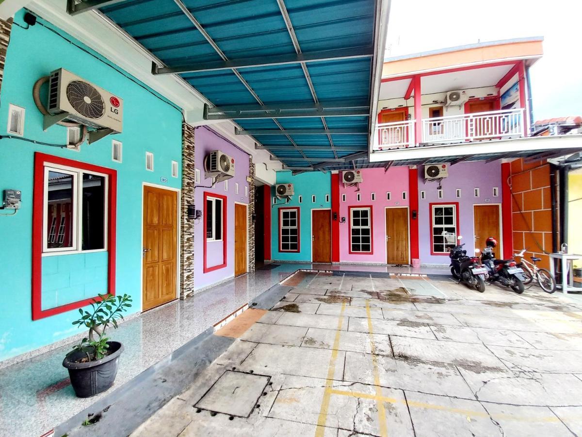 Отель Harmony House Syariah Near Alun Alun Pati Mitra Reddoorz Экстерьер фото