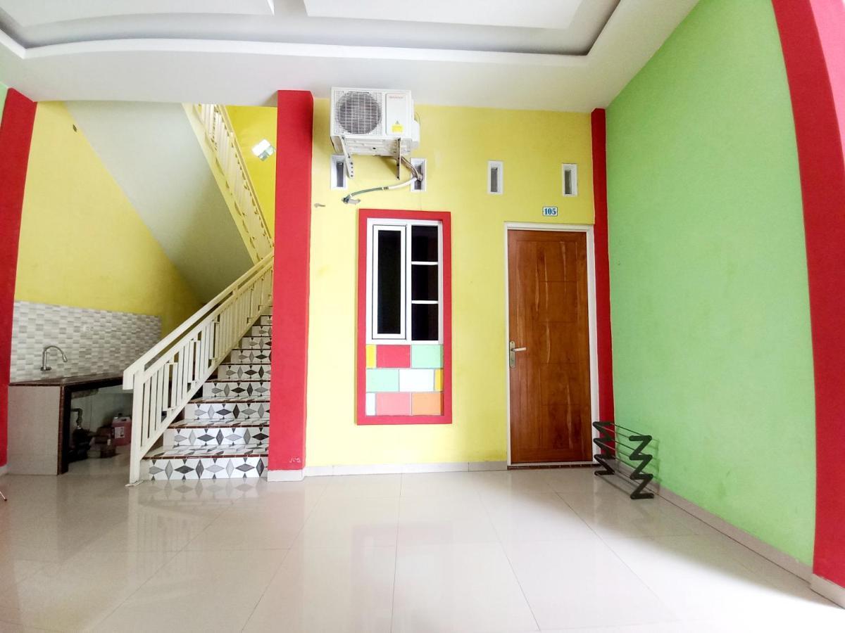 Отель Harmony House Syariah Near Alun Alun Pati Mitra Reddoorz Экстерьер фото